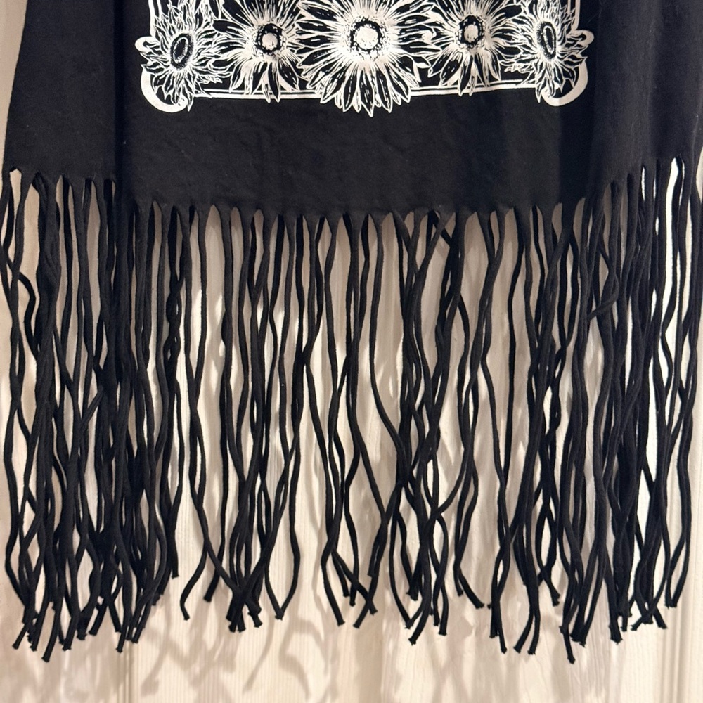 Follow The Sun Black Fringe Organic Gen Tank Top - Sunflower Graphic - Picture 4 of 7